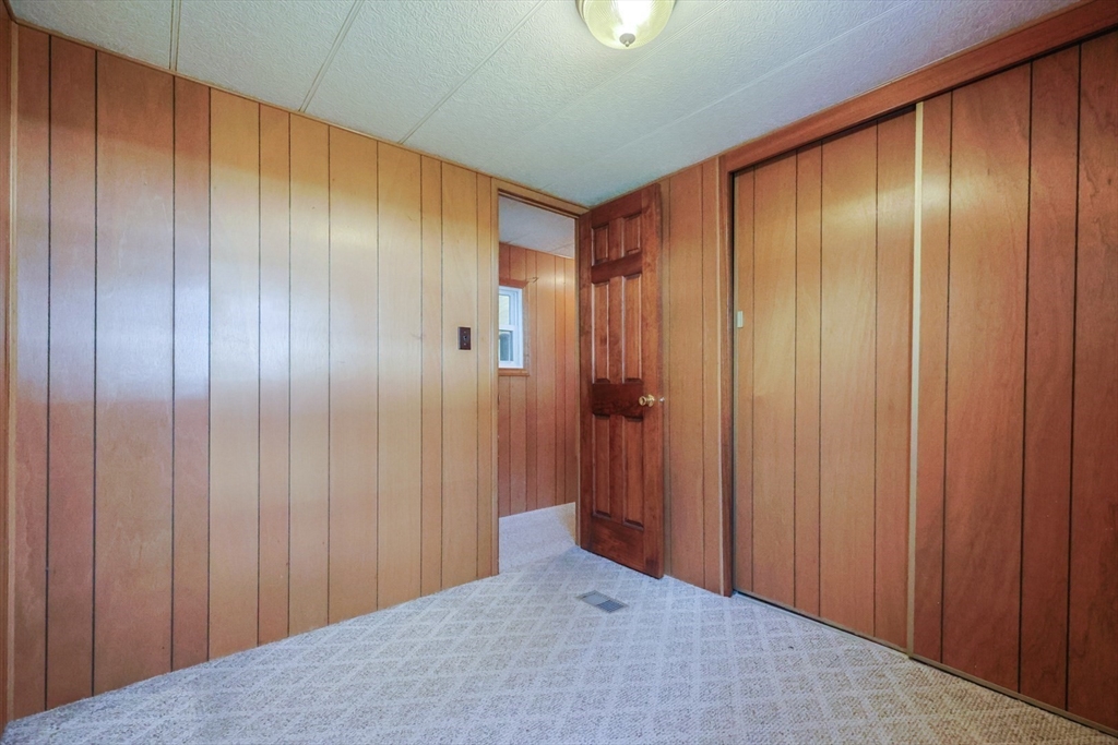 Attleboro, Massachusetts 02703, United States, 2 Bedrooms Bedrooms, ,1 BathroomBathrooms,Residential,Active,245051