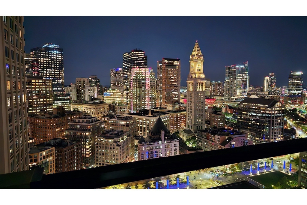 65 E India Row Penthouse B