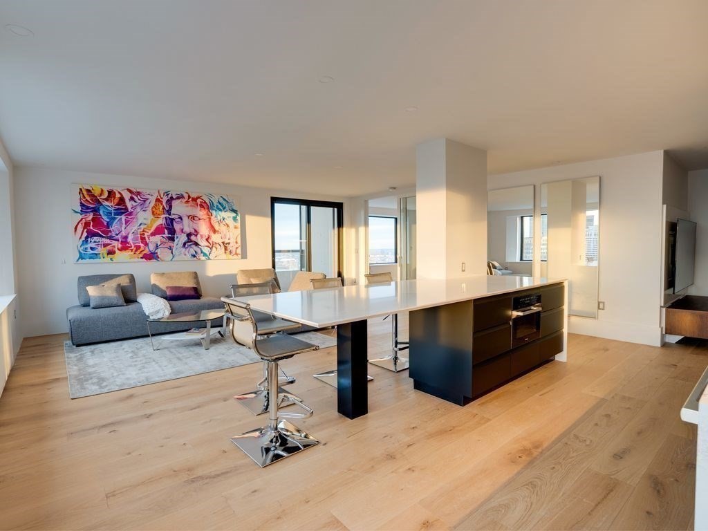65 E India Row Penthouse B