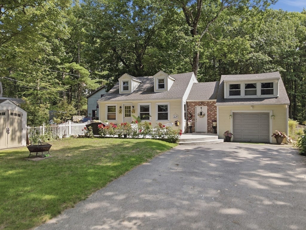 Photo of 20 S Shore Rd, Westminster, MA
