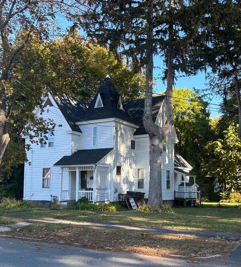 4 Columbia St Westfield MA 01085