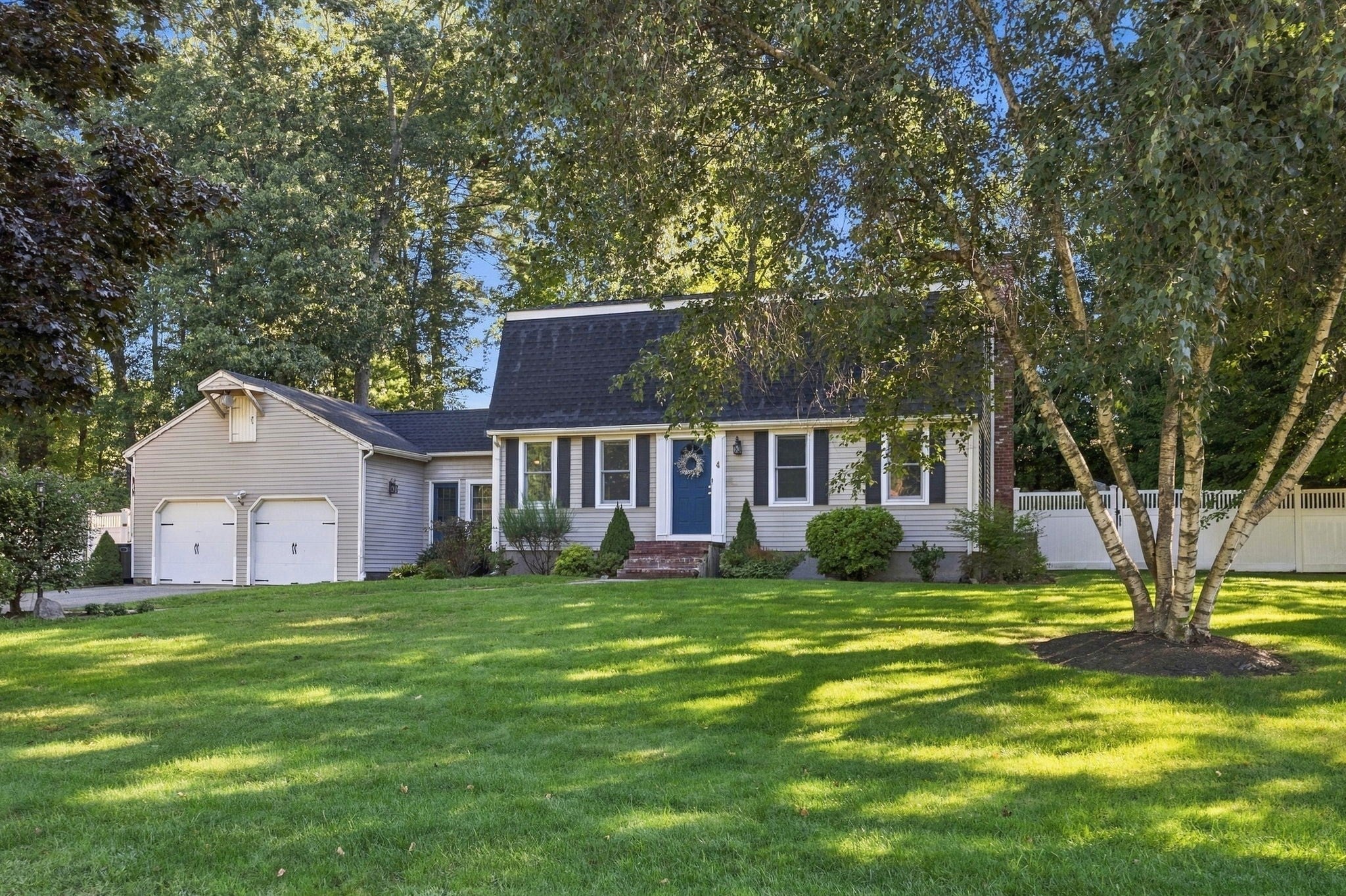 4 Kristin Ln, Canton, MA Photo #1