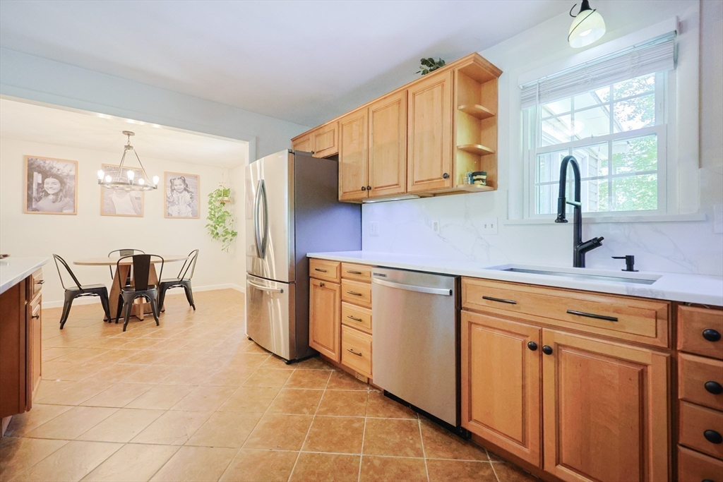 582 Pleasant St