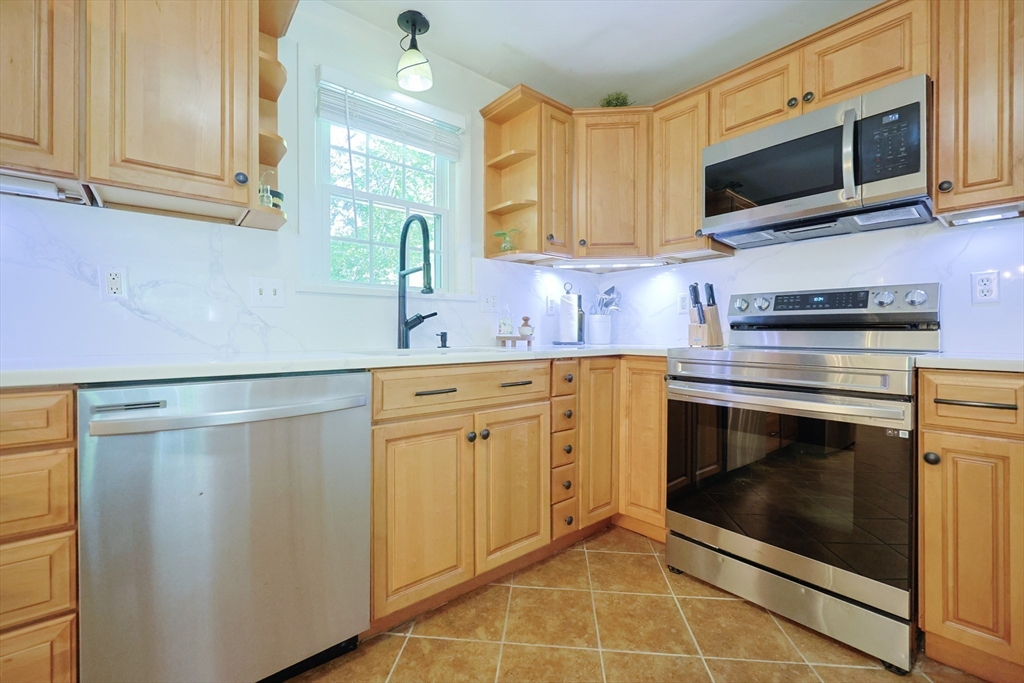 582 Pleasant St