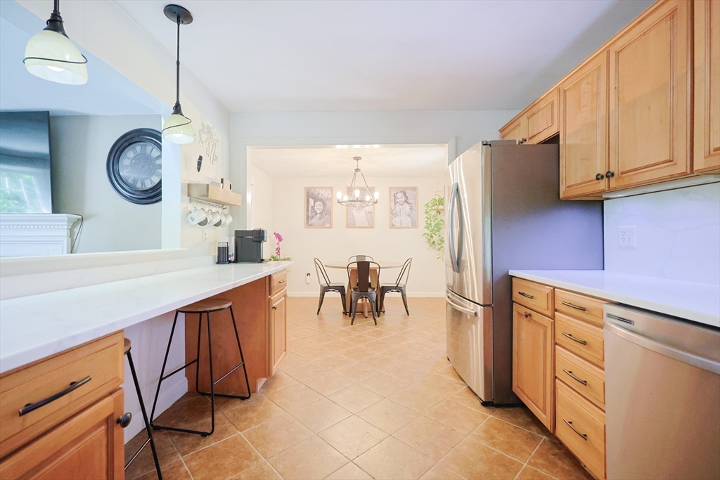 582 Pleasant St