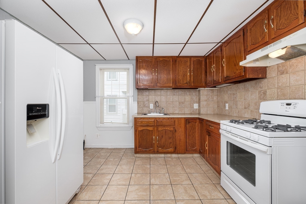 Click for 18 Chestnut St #1, Everett, MA slideshow Click for 18 Chestnut St #1, Everett, MA slideshow