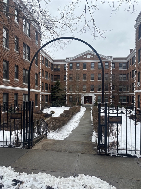 64 Queensberry St 114