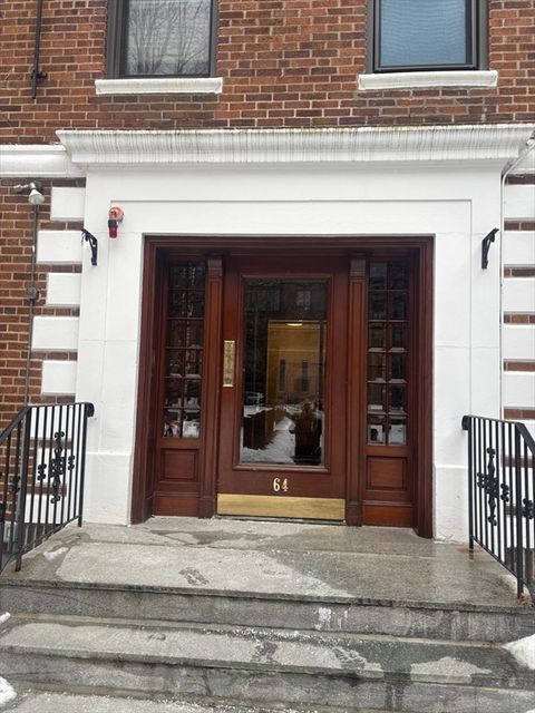 Photo of 64 Queensberry St #114, Boston, MA 02215 (MLS # 73479318)