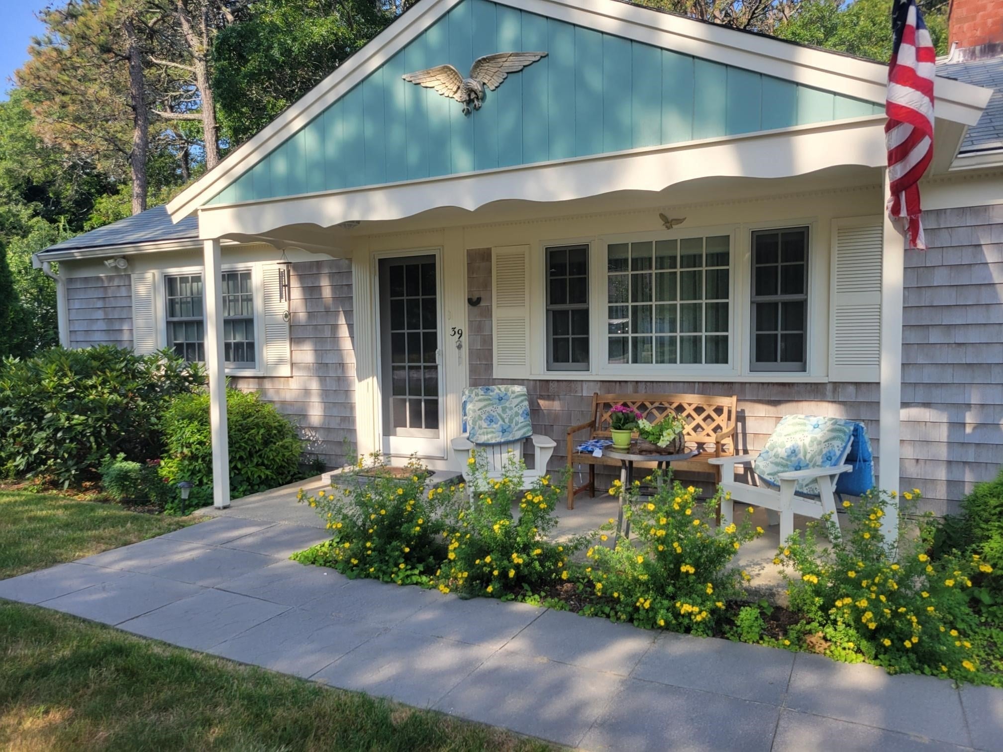 39 Phyllis Dr