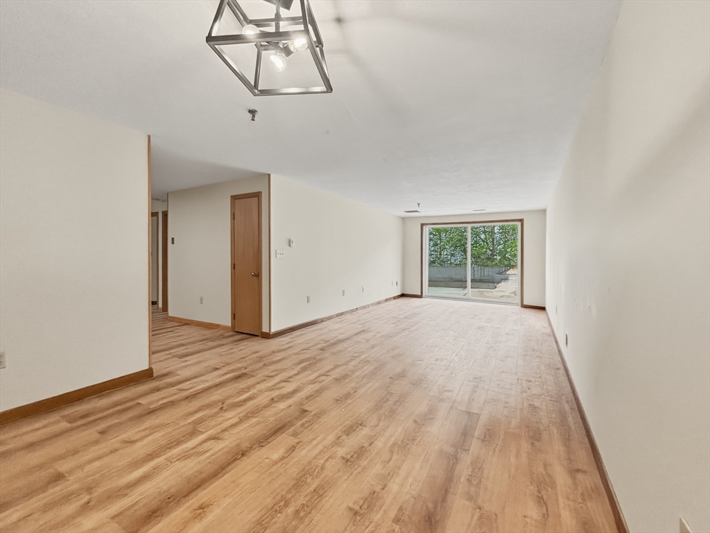 45 Christopher Dr 105