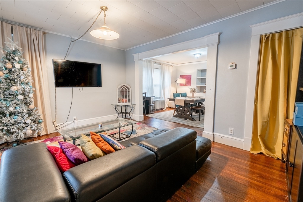 158-160 Oak Grove Ave