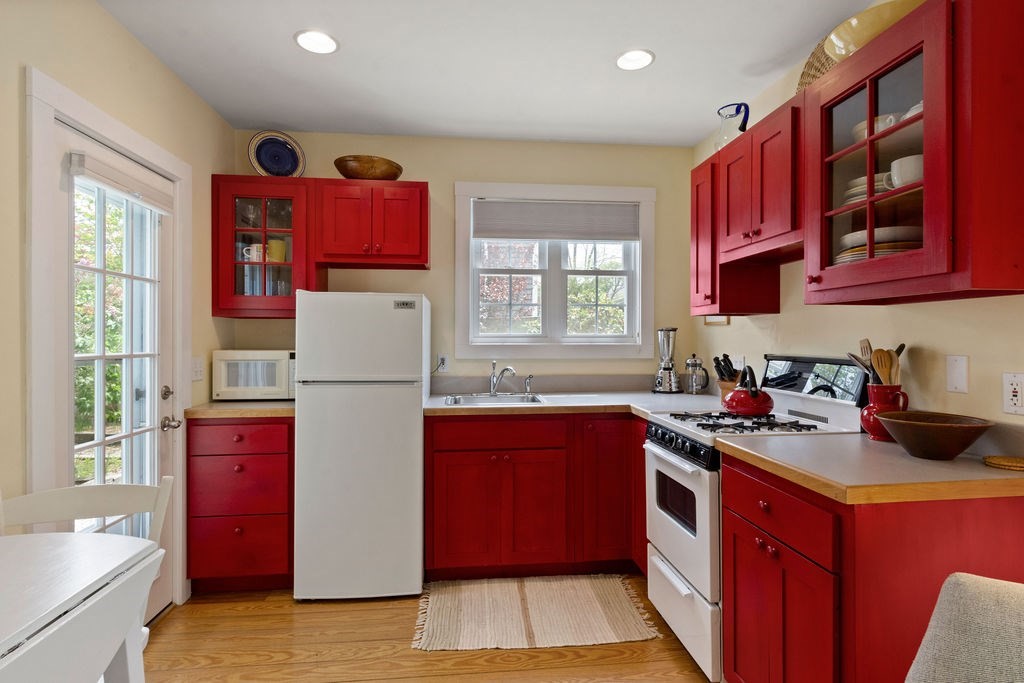 48 Pleasant Street 3