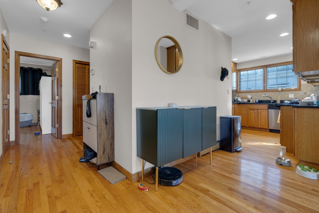 287 Everett St #1, Boston, MA Photo #12