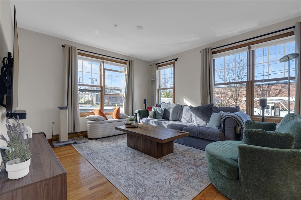 287 Everett St #1, Boston, MA Photo #9