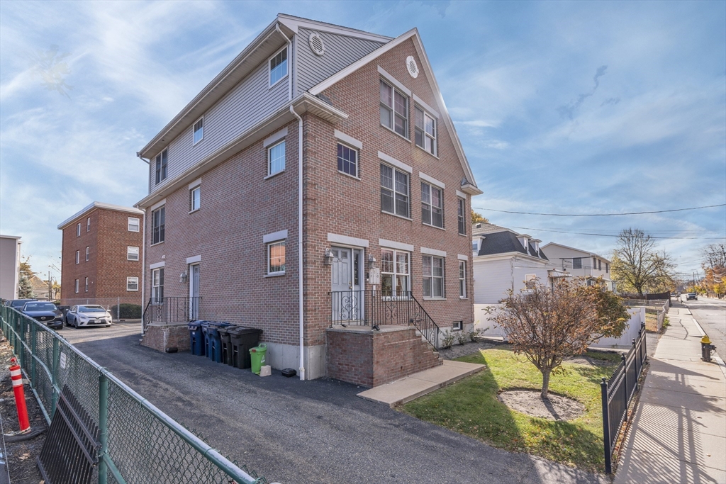 287 Everett St. 1