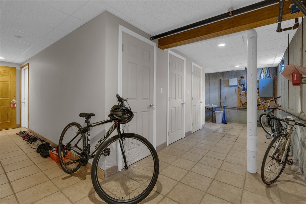 287 Everett St #1, Boston, MA Photo #25