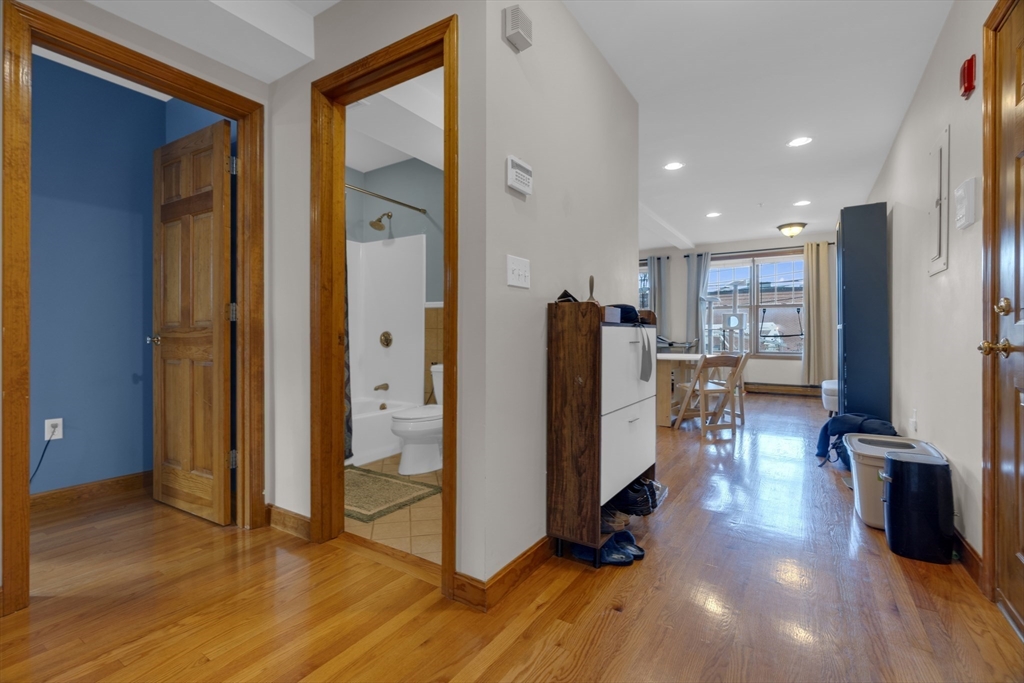 287 Everett St #1, Boston, MA Photo #17