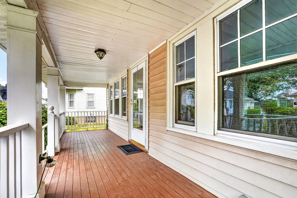 37 Riverview St