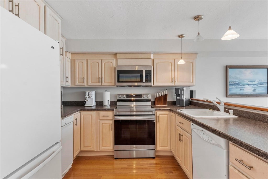 40 Oceanside DR #40, Hull, MA, 40 Oceanside DR #40, Hull, MA Photo #9