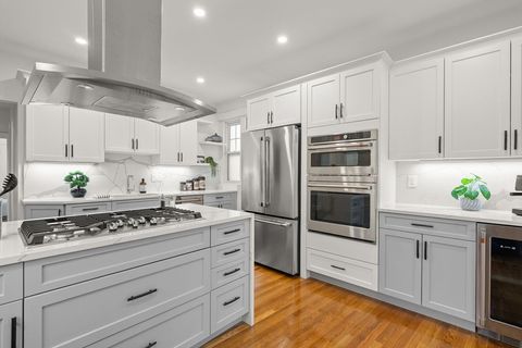 Photo of 37 Englewood Ave #3, Brookline, MA 02445 (MLS # 73484596)