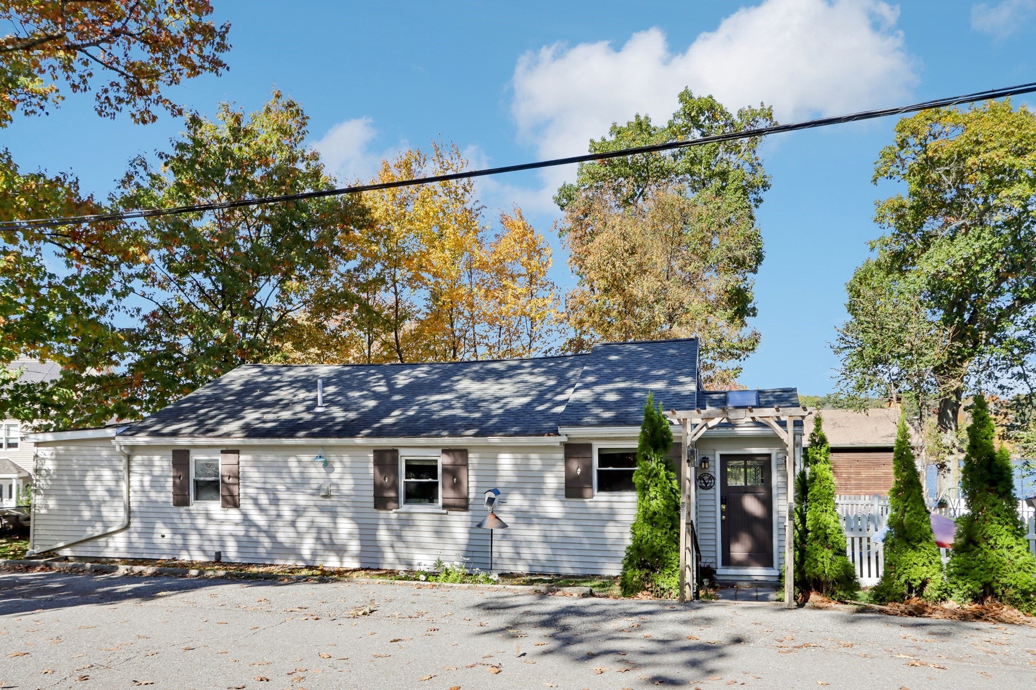 2 Lakeview Dr, Billerica, MA Photo #1