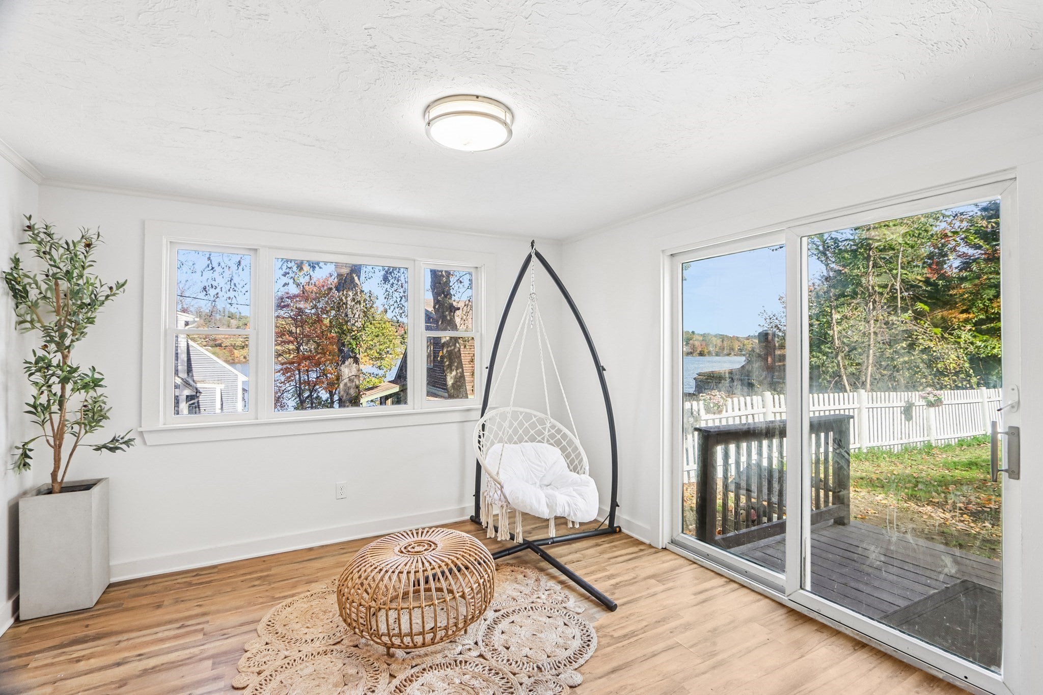 2 Lakeview Dr, Billerica, MA Photo #5