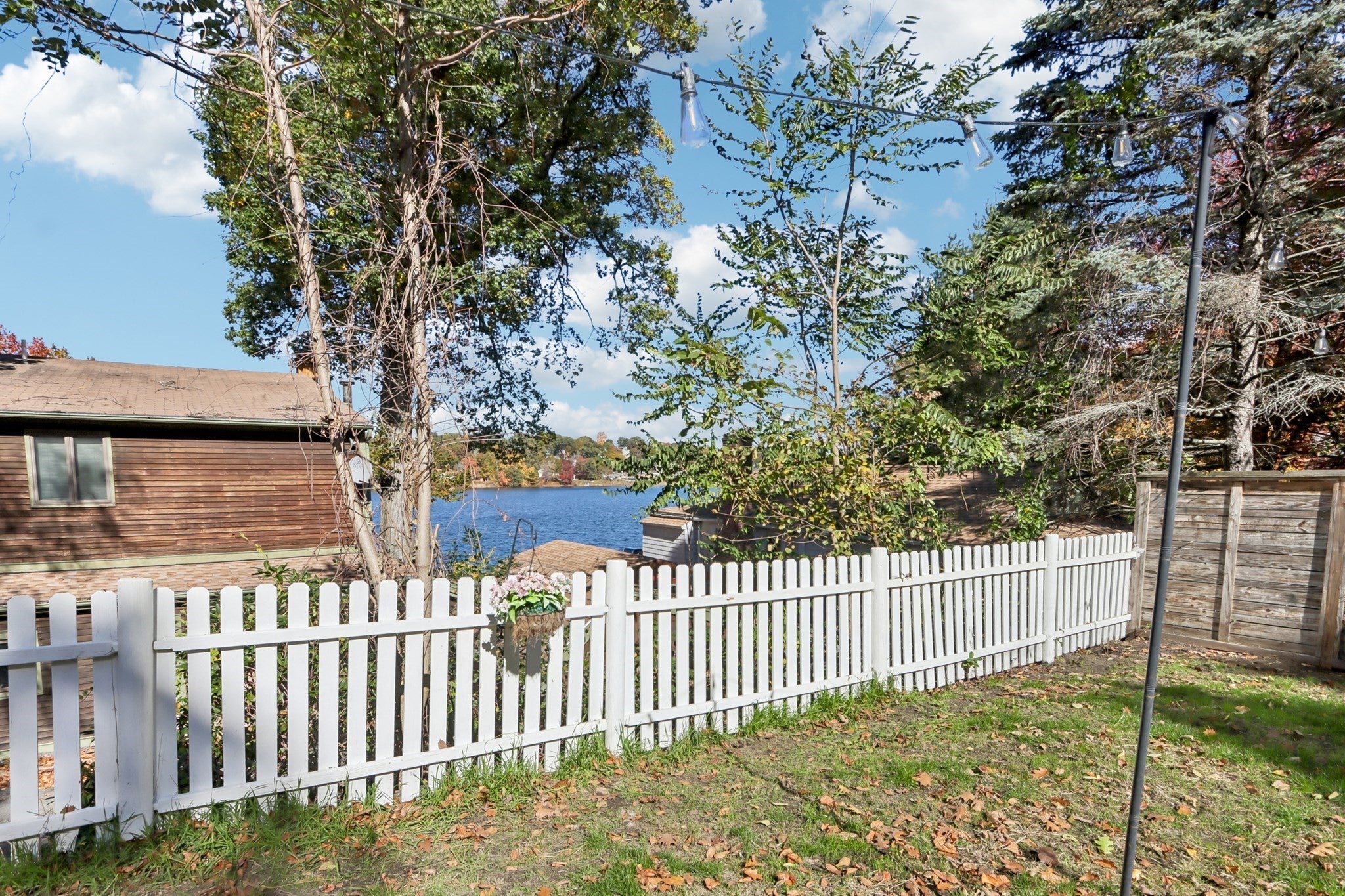 2 Lakeview Dr, Billerica, MA Photo #3