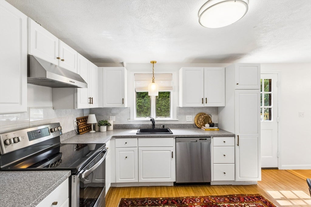 4 Rodgers Rd, Stoneham, MA, 4 Rodgers Rd, Stoneham, MA Photo #13