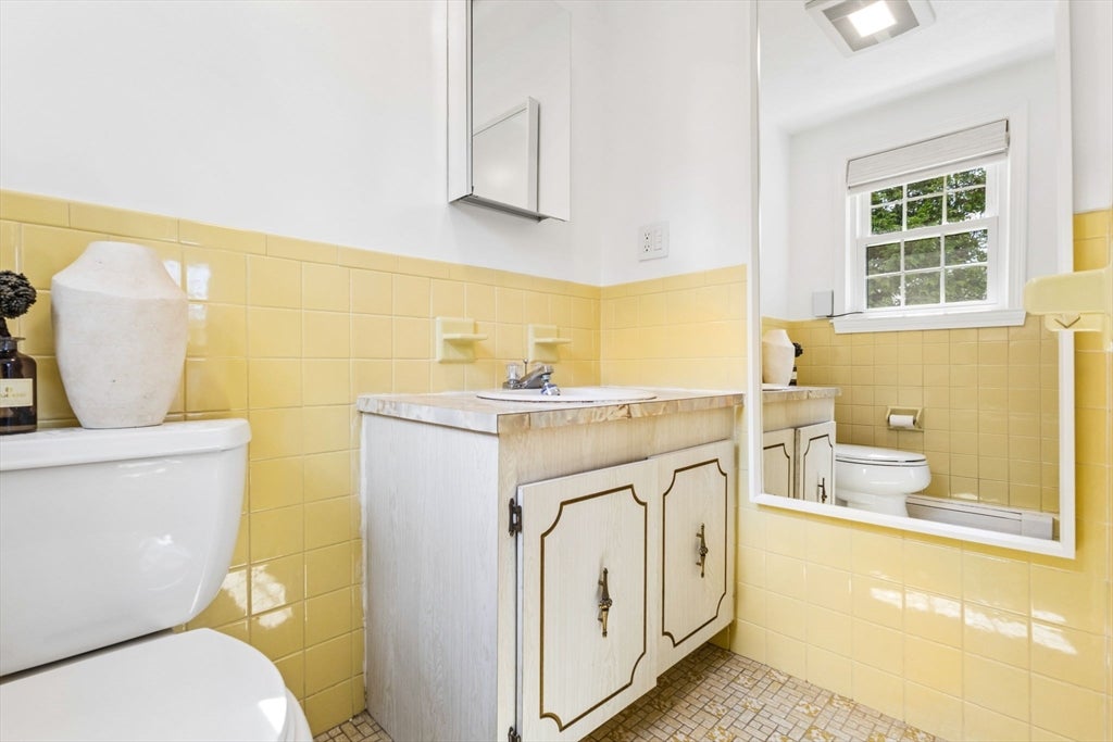 4 Rodgers Rd, Stoneham, MA, 4 Rodgers Rd, Stoneham, MA Photo #23