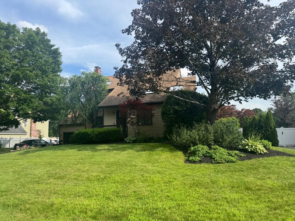 10 Kings Row Ln