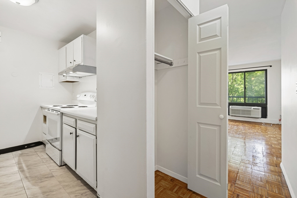 1105 Massachusetts Ave 4A