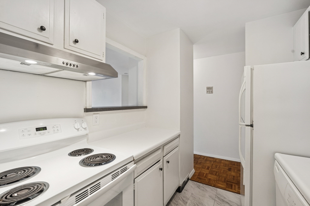 1105 Massachusetts Ave 4A