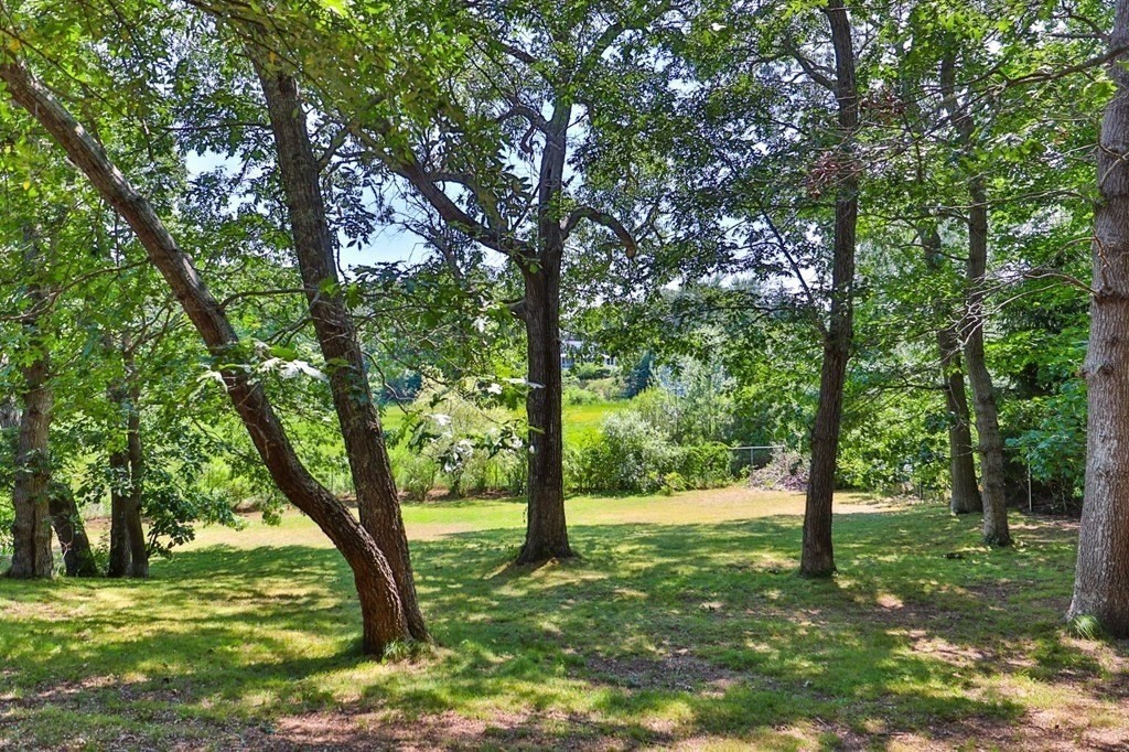 Barnstable, Massachusetts 02635, United States, 4 Bedrooms Bedrooms, ,2 BathroomsBathrooms,Residential,Active,106184