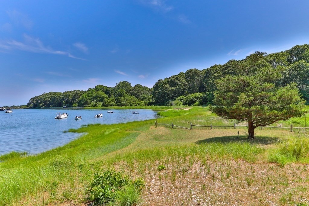 Barnstable, Massachusetts 02635, United States, 4 Bedrooms Bedrooms, ,2 BathroomsBathrooms,Residential,Active,106184