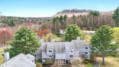 9 Autumn Ln 9 Amherst MA 01002