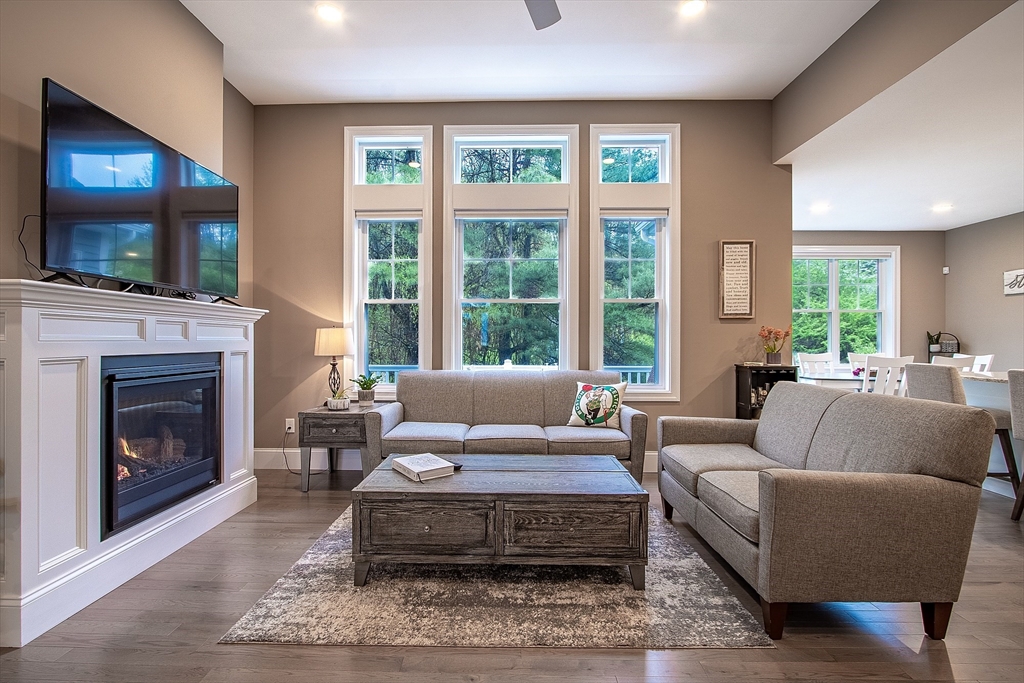 17 Craftsman Ln 17