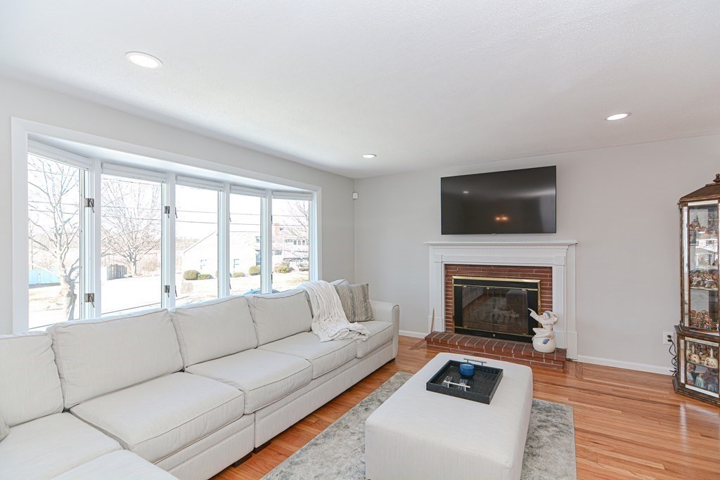10 Hoover Avenue