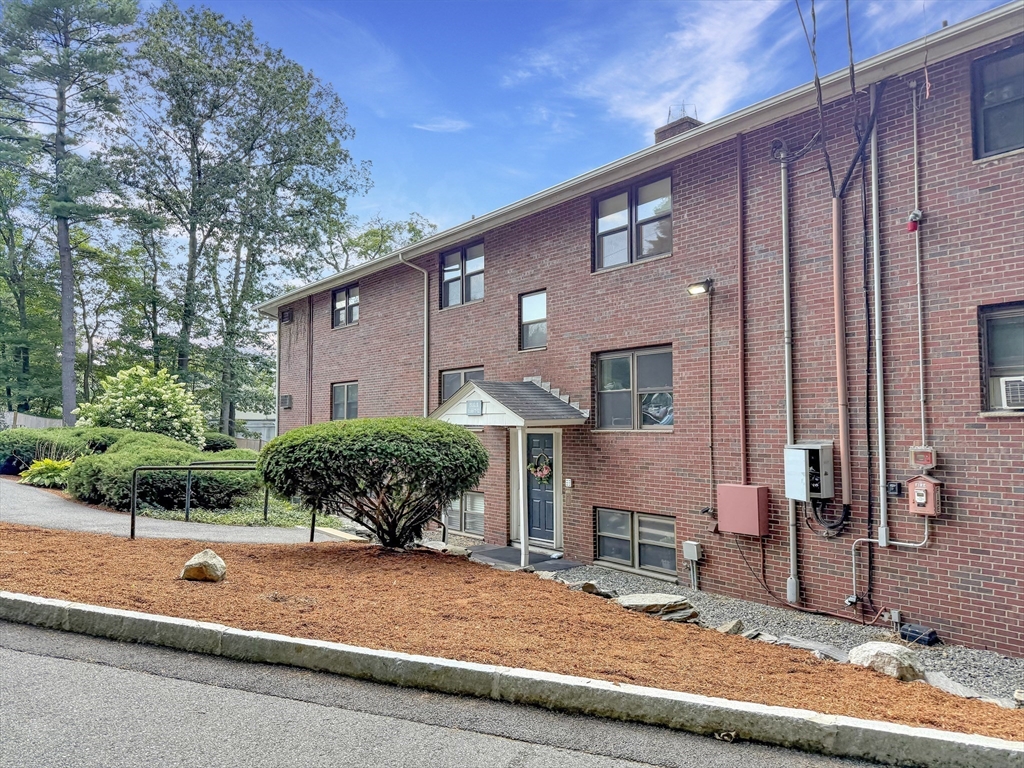 2 Town House Ln 12