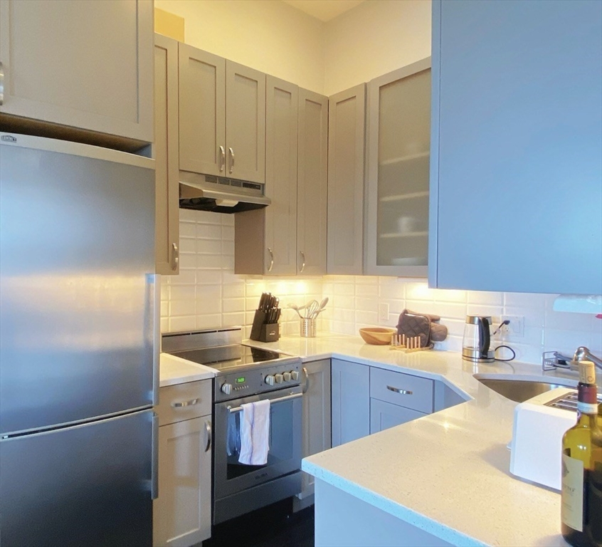 555 Columbus Ave 7