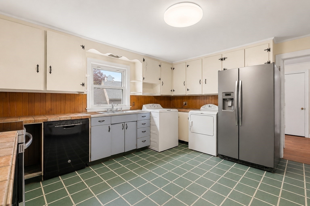 476 Lindell AVE, Leominster, MA Photo #13