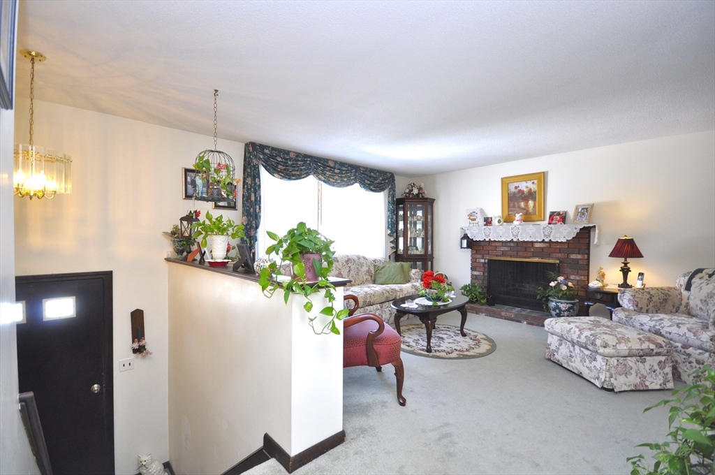 95 Amber Dr