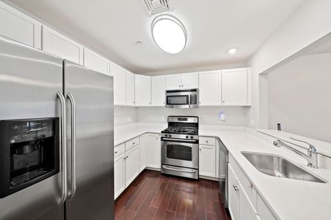 391 Pleasant St 201 Melrose MA 02176