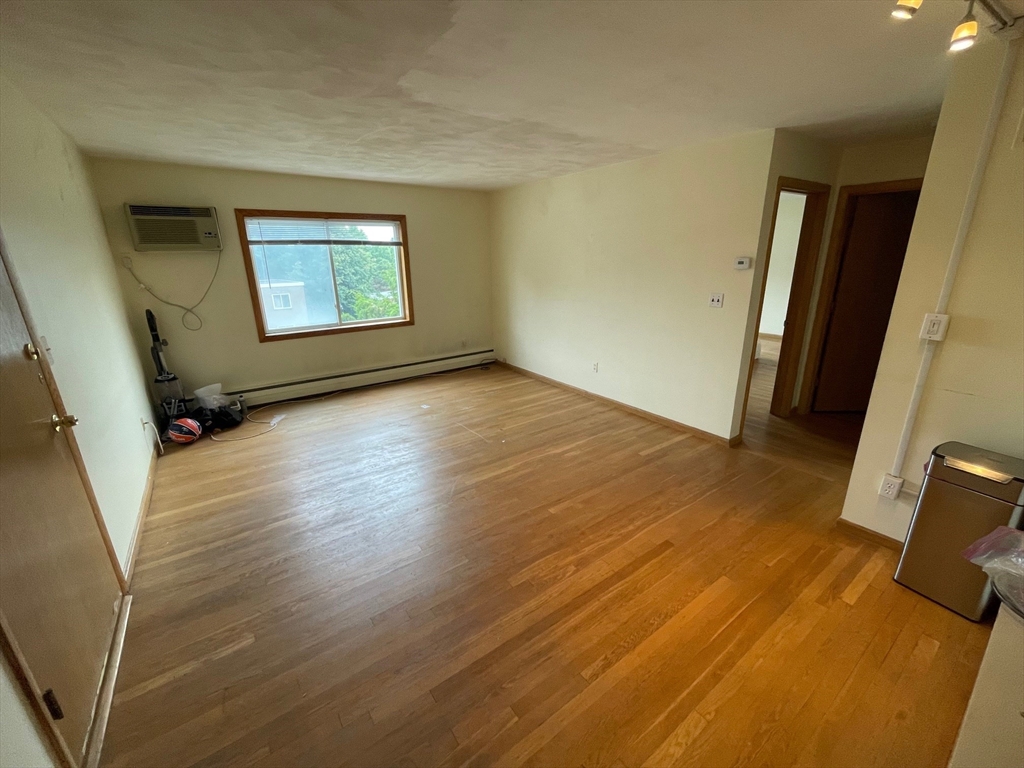 29 Jacqueline Road #E, Waltham, MA Photo #3