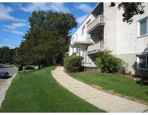 29 Jacqueline Road E