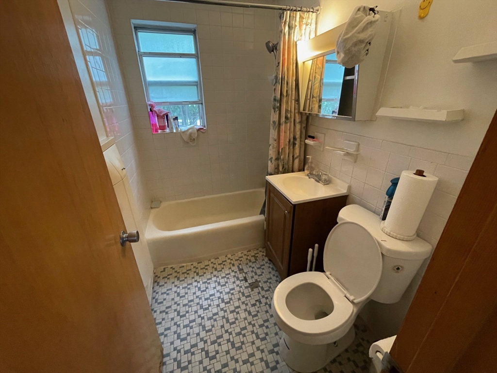 29 Jacqueline Road #E, Waltham, MA Photo #11