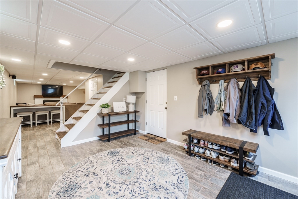 81 Laurence Dr