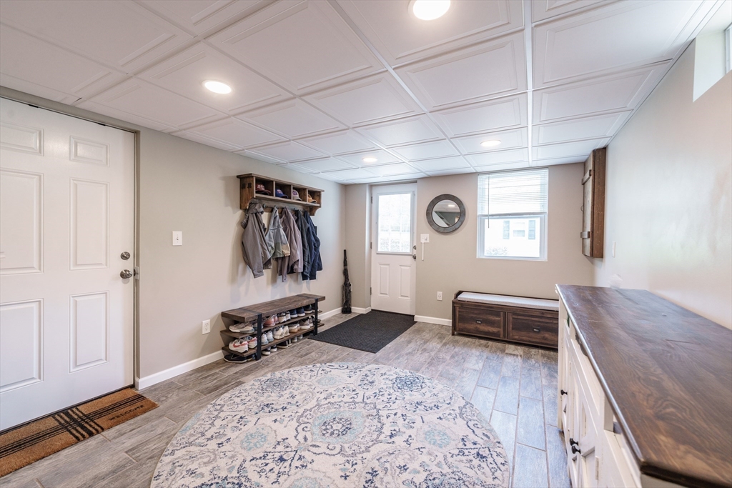81 Laurence Dr
