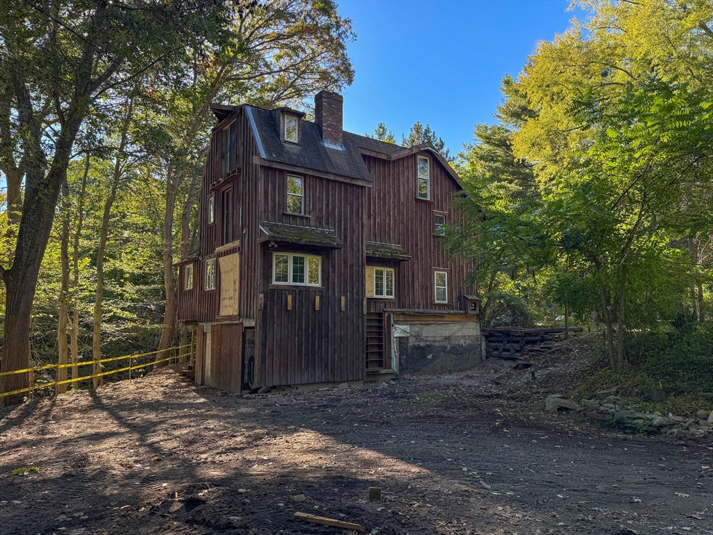132 Kilbourn Rd