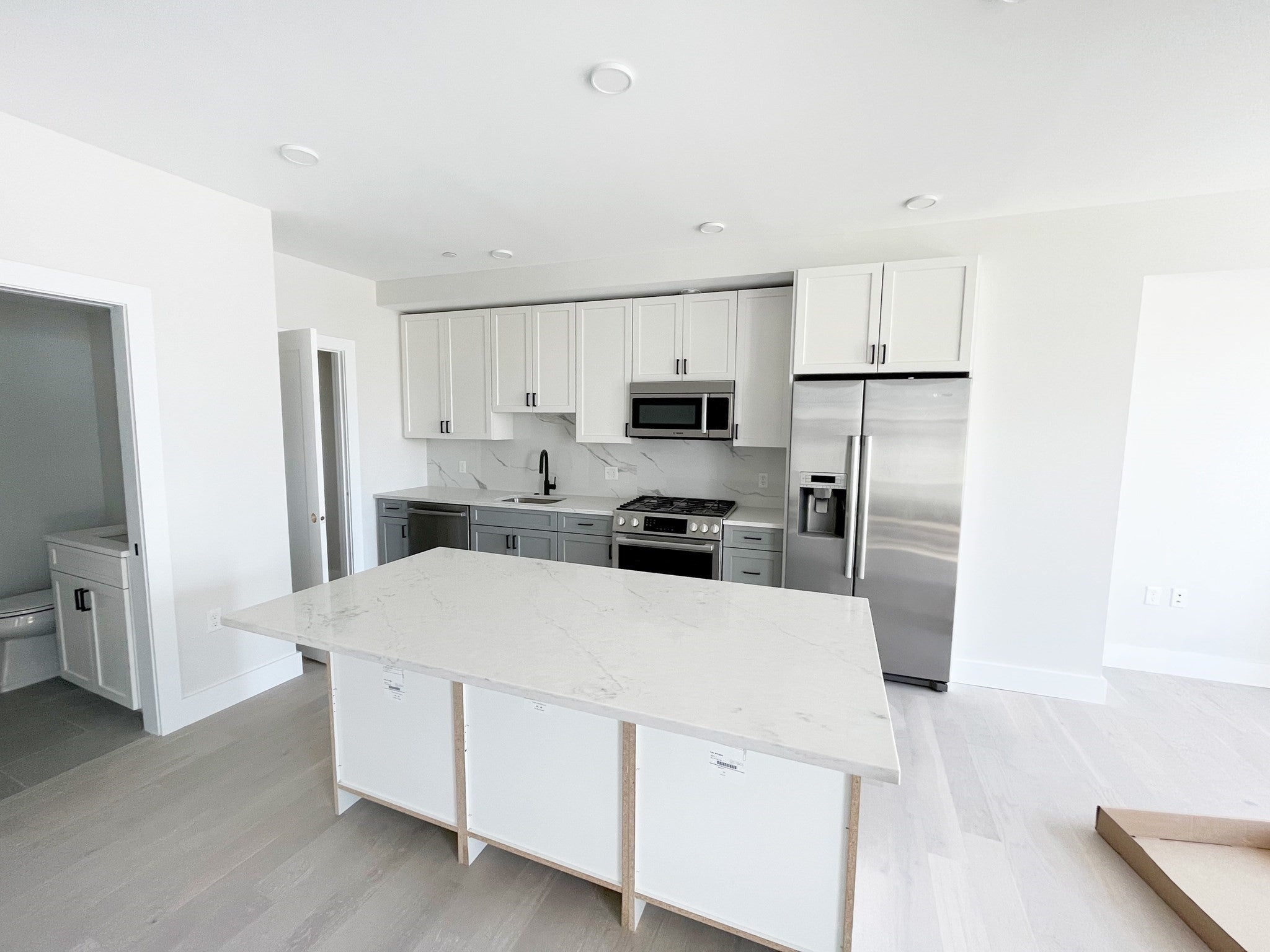 425 Border ST, Boston, MA, 425 Border ST, Boston, MA Photo #7
