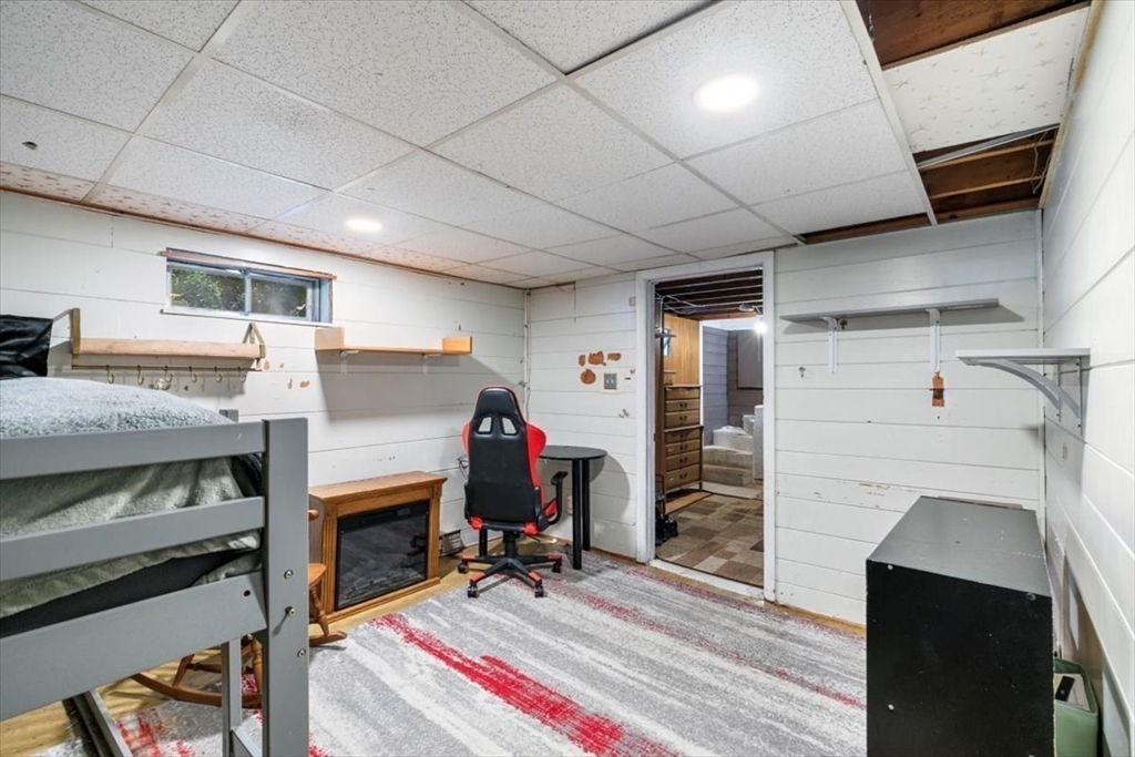 Tewksbury, Massachusetts 01876, United States, 2 Bedrooms Bedrooms, ,1 BathroomBathrooms,Residential,Pending,205255